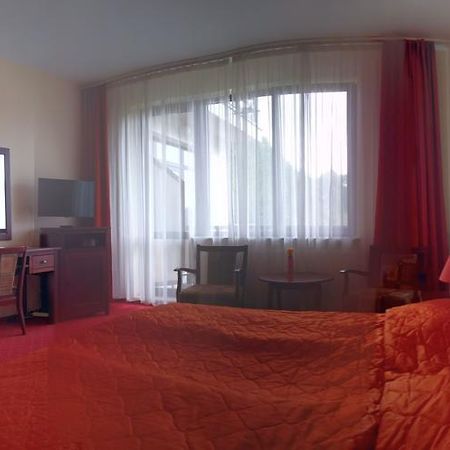 Hotel Floris Cheia  Esterno foto