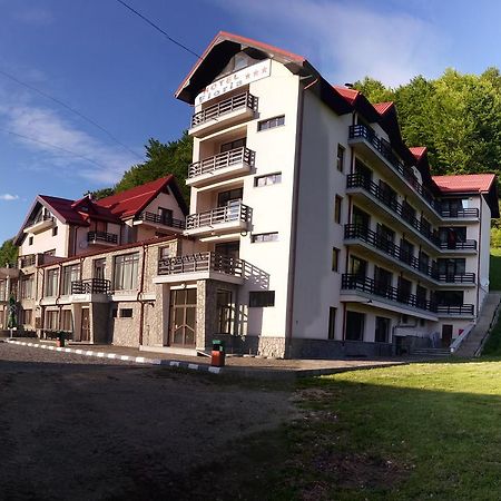 Hotel Floris Cheia  Esterno foto