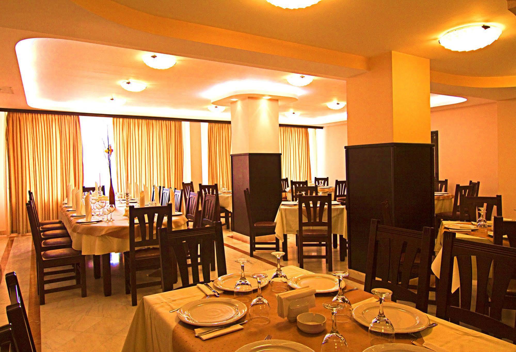 Hotel Floris Cheia  Esterno foto