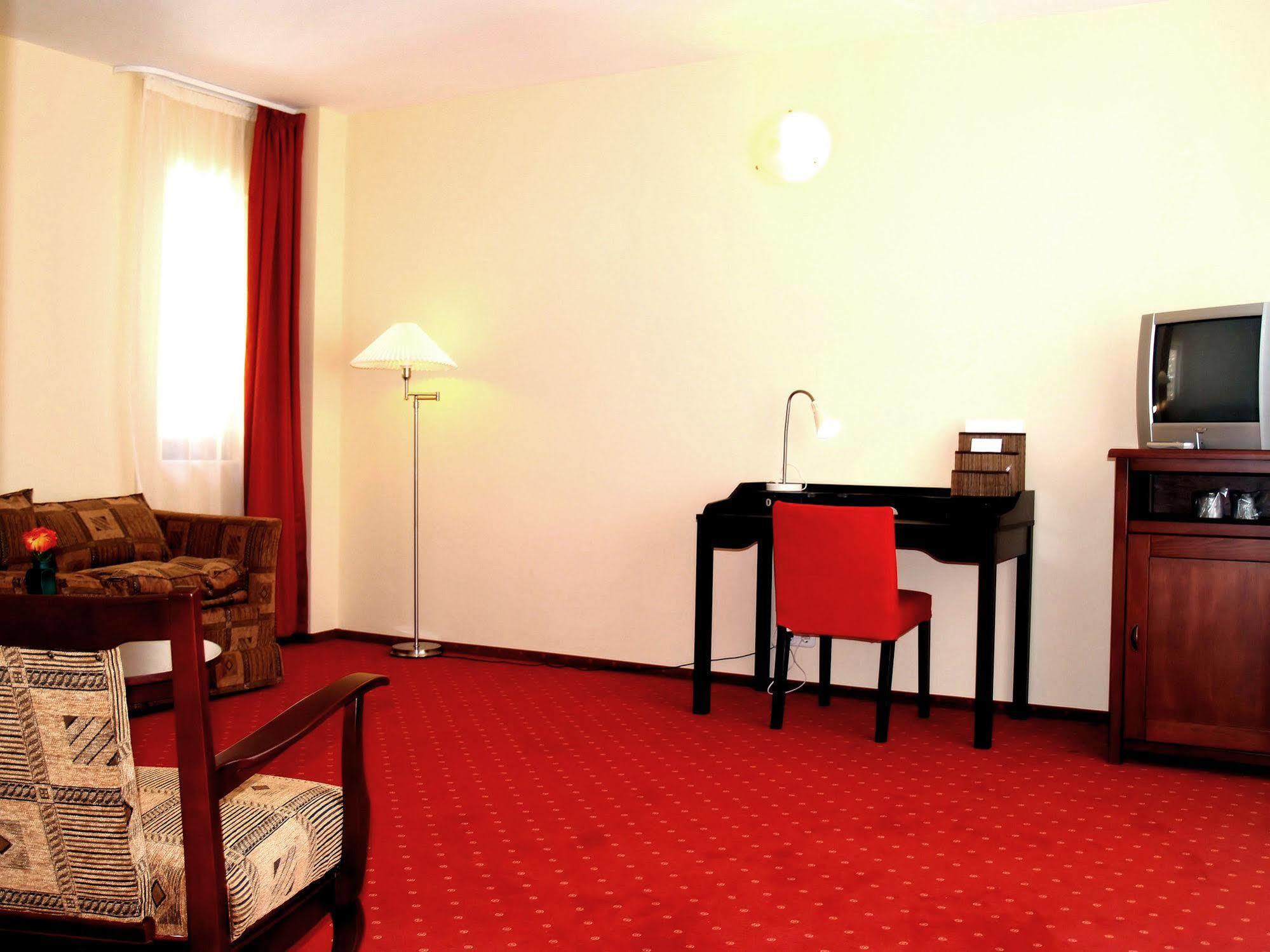 Hotel Floris Cheia  Esterno foto