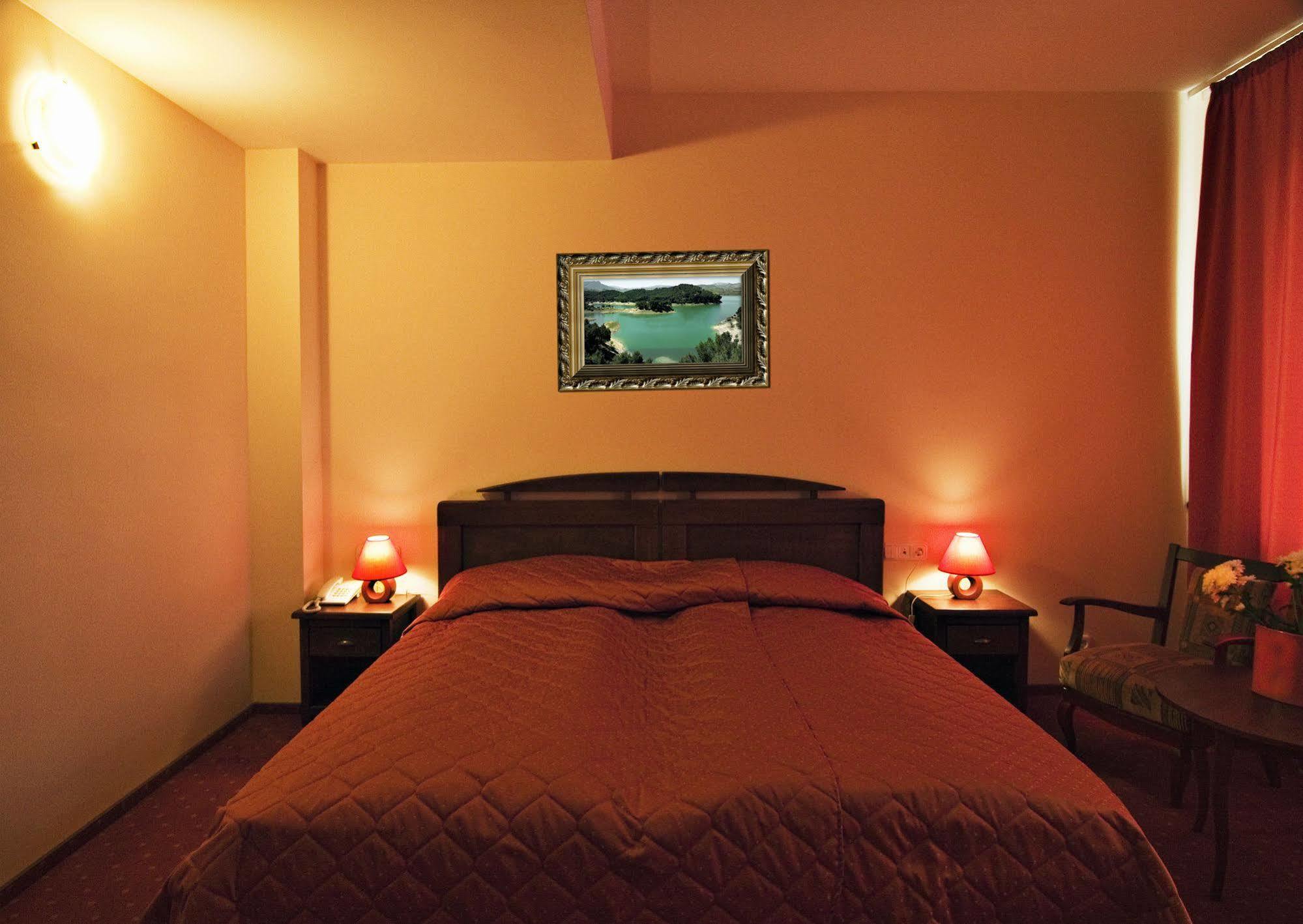 Hotel Floris Cheia  Esterno foto