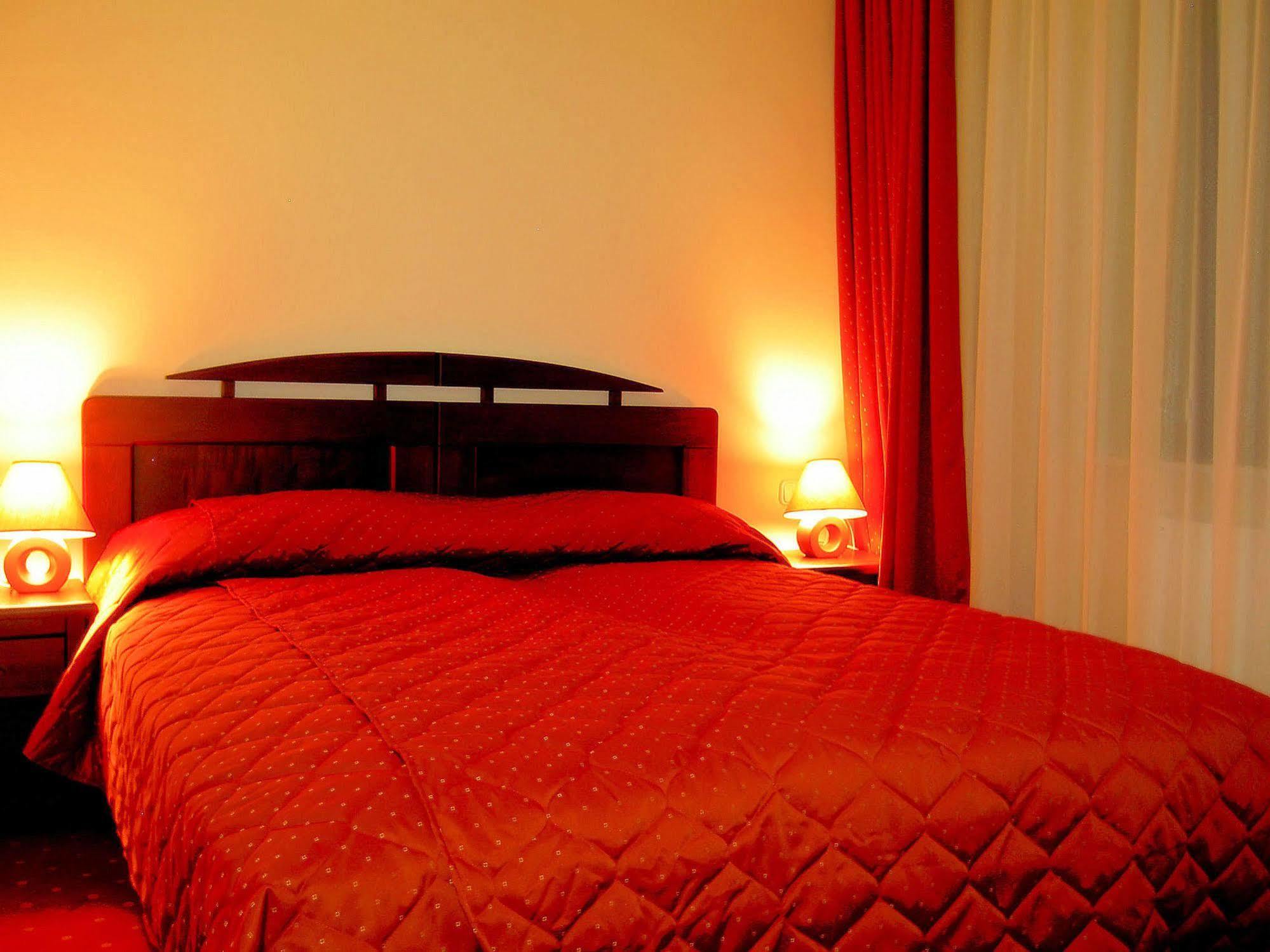 Hotel Floris Cheia  Esterno foto
