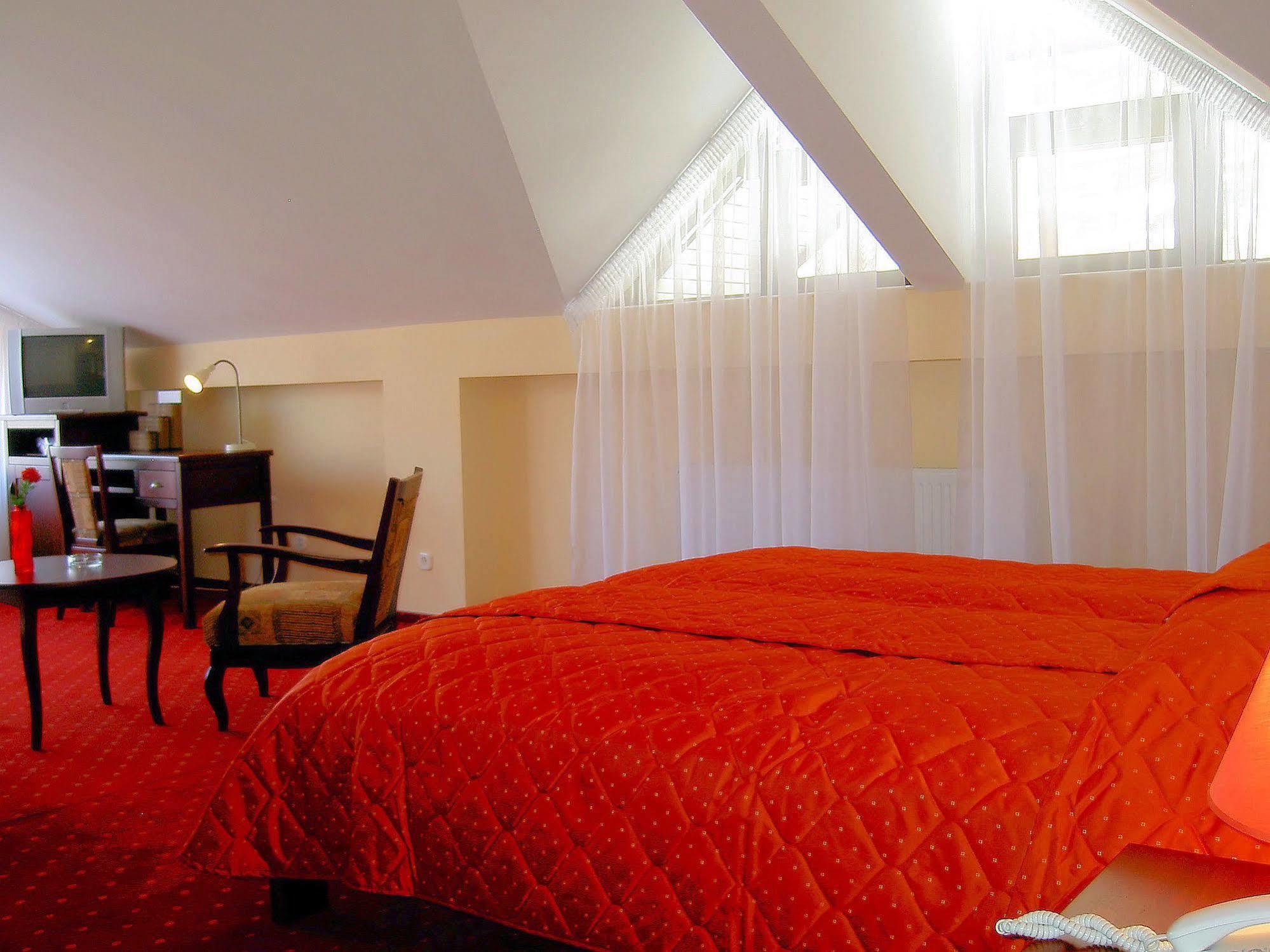 Hotel Floris Cheia  Esterno foto